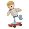 Figurine Maison De Poupées Edward Le Skateboarder Tender Leaf Toys® - Jouets En Bois