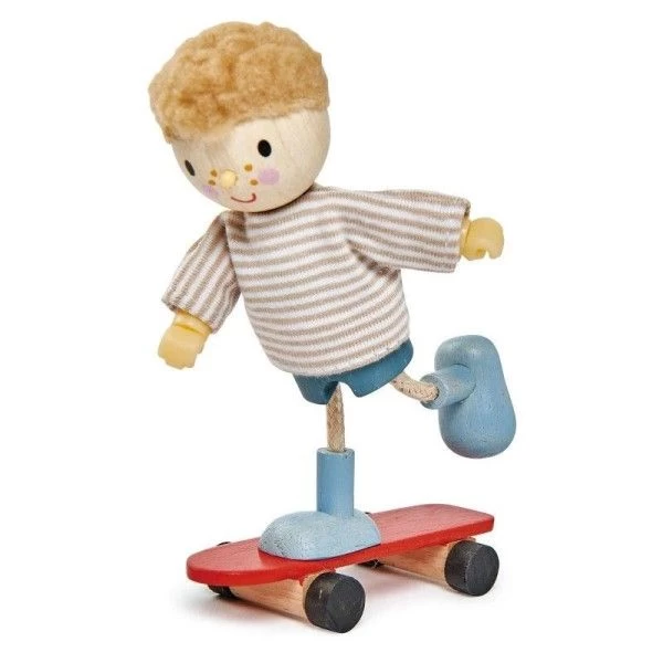 Figurine Maison De Poupées Edward Le Skateboarder Tender Leaf Toys® - Jouets En Bois