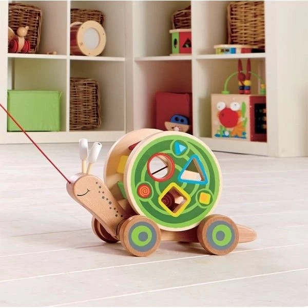 Jouet à Tirer Escargot Roulant Avec Jeu De Formes Hape®- Jouets Bois – Image 5
