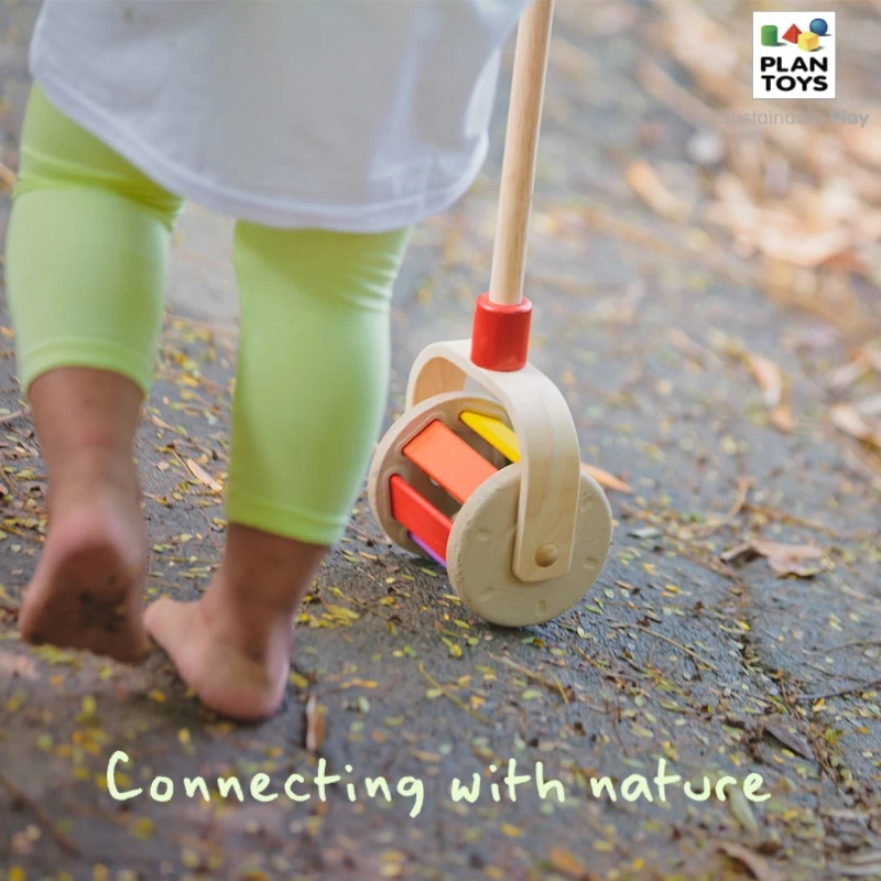 Jouet Canne à Pousser Bébé Plantoys Marche & Roule - Jouet En Bois – Image 3