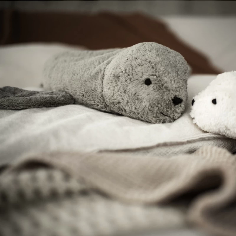 Peluche Bouillote Sèche Phoque Gris Coton Bio 40 Cm Senger® - Bouillotte Bio Naturel Senger – Image 4