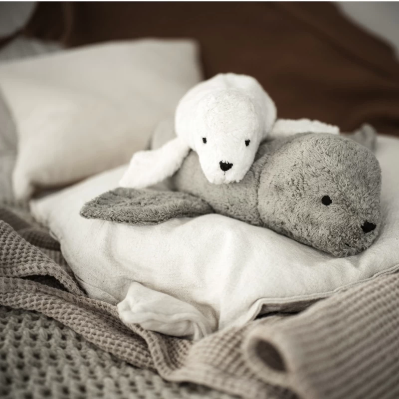 Peluche Bouillote Sèche Phoque Gris Coton Bio 40 Cm Senger® - Bouillotte Bio Naturel Senger – Image 6