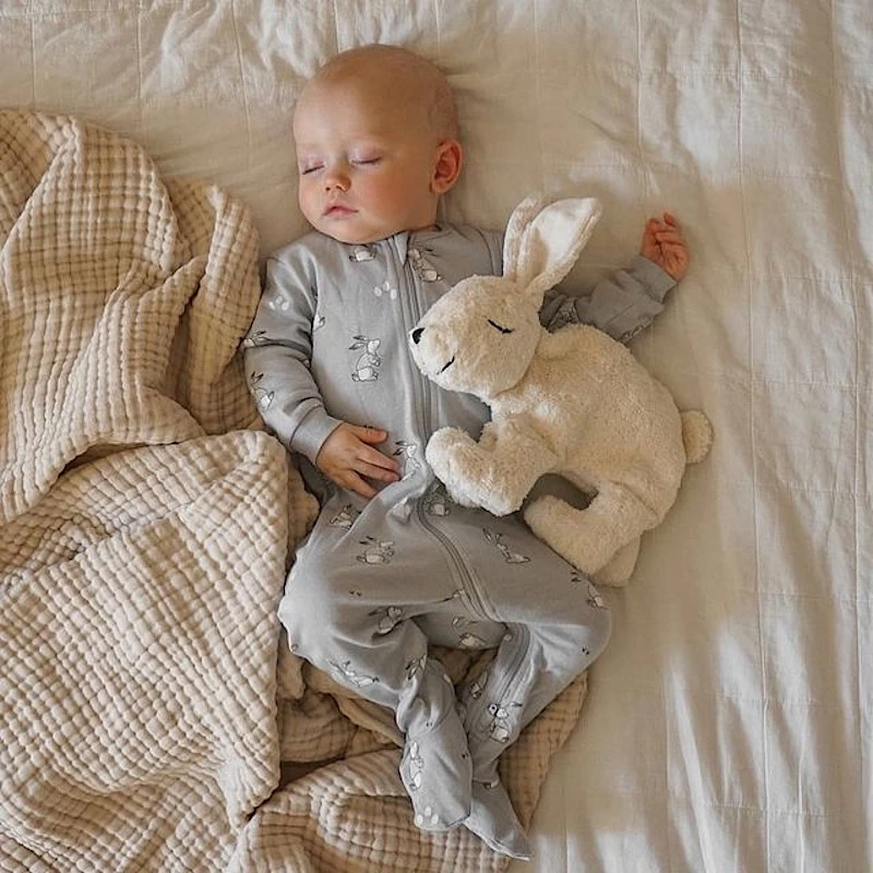 Peluche Bouillotte Lapin Endormi Beige Coton Bio 30 Cm Senger® - Peluches Naturel Senger – Image 5